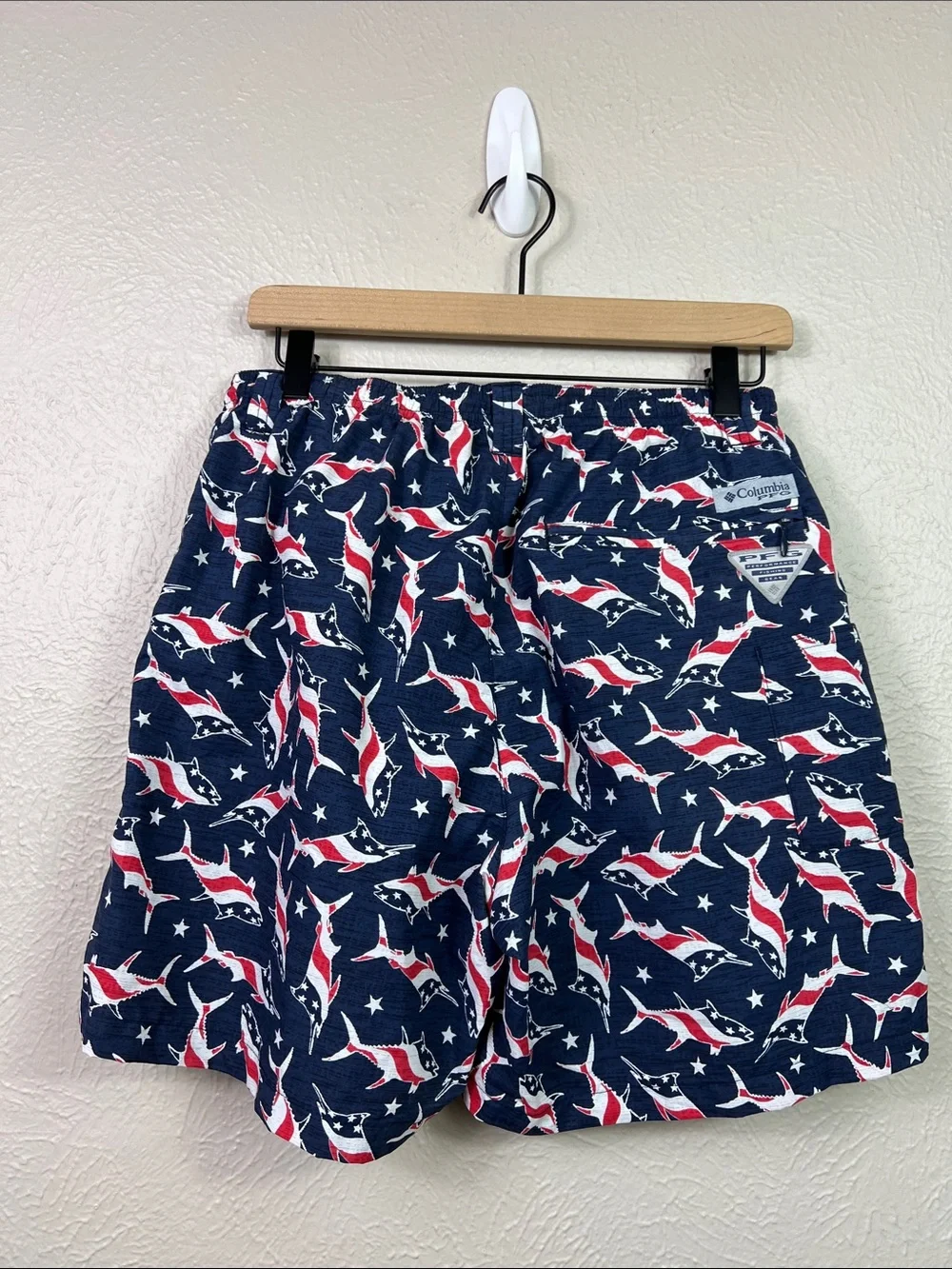 Columbia PFG Patriotic Red White Blue Shark Print Mesh Lined Board Shorts Small
